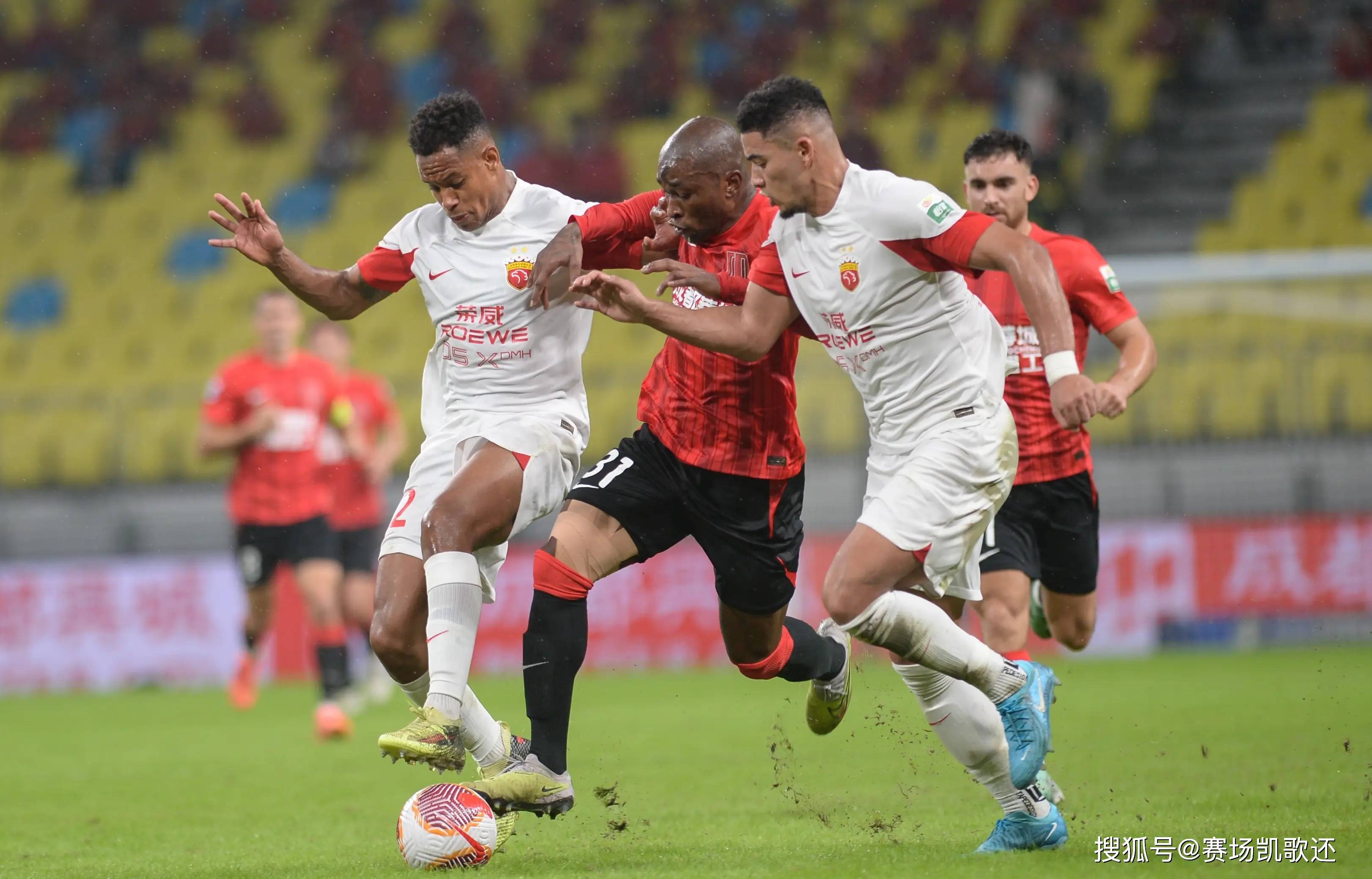 上港谨慎备战锐意争冠不容有失的简单介绍 上港谨慎备战锐意争冠不容有失的简单介绍