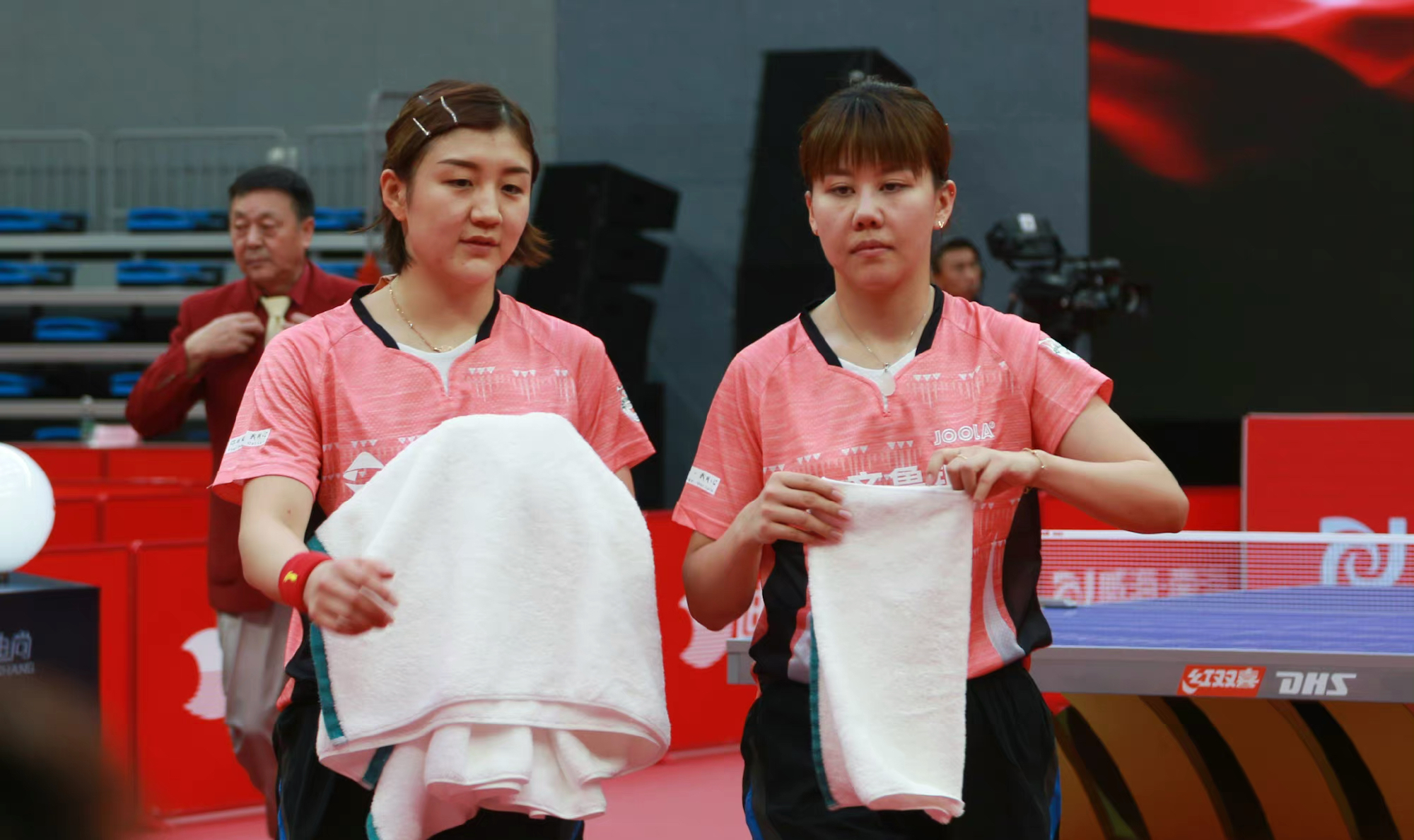 波兰队绝杀瑞典队，马龙带队取胜