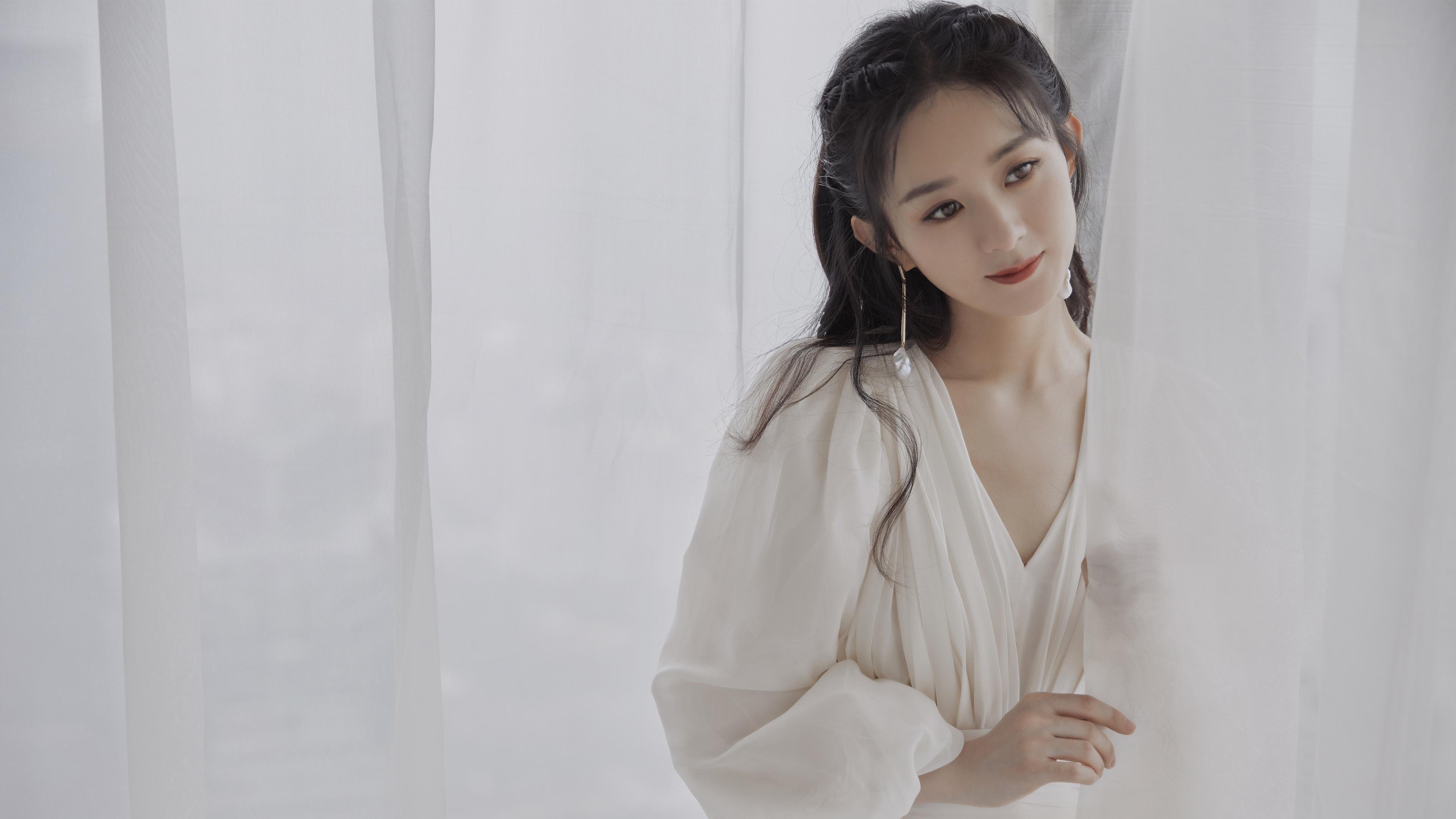 佛罗伦萨横扫克罗地亚,赖斯主宰西甲国家德比,足球世界的双重狂想曲