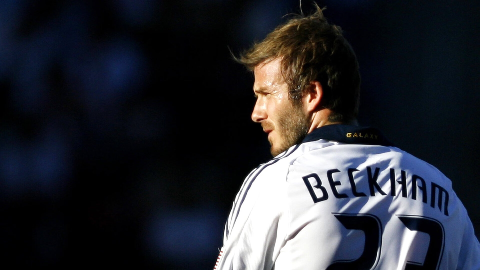 足球之夜,萨内爆发闪耀欧洲,牙买加硬仗取胜佛罗伦萨